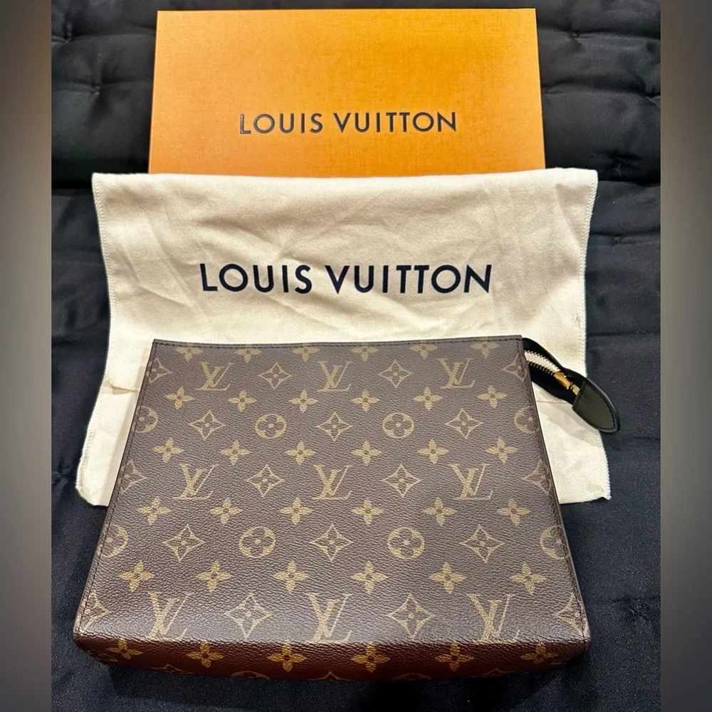 NWT AUTHENTIC LOUIS VUITTON POCHE TOILETTE NM - M46037 - Picture 6 of 15